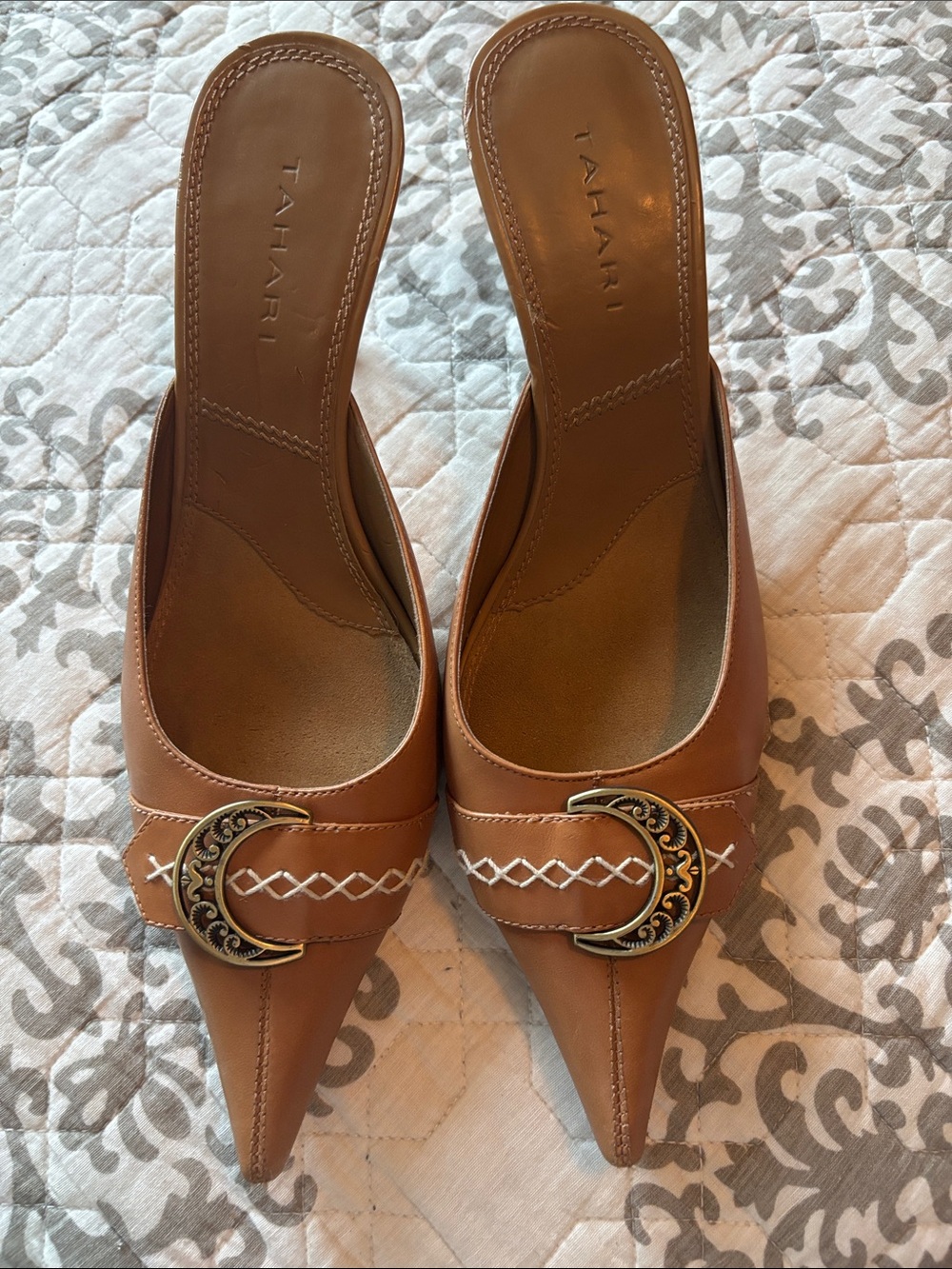 Tahari leather slip on shoes